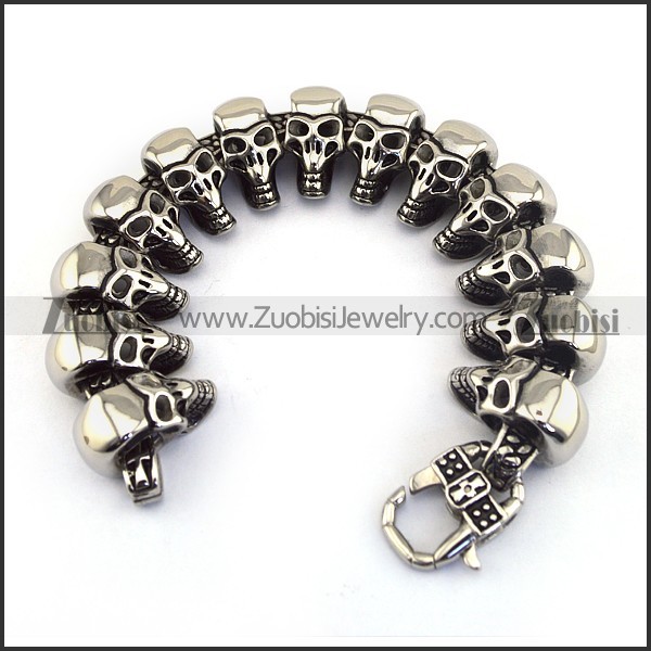 Large 25mm Wide Skull Head Bracelet b004490