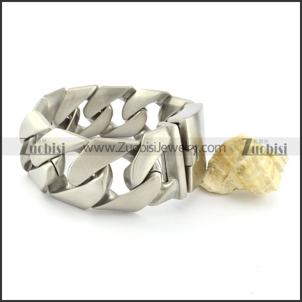 Matt Heavy Stainless Steel Bracelet -b000840