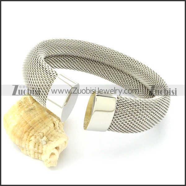 Special Wire Bangle for Ladies -b000982
