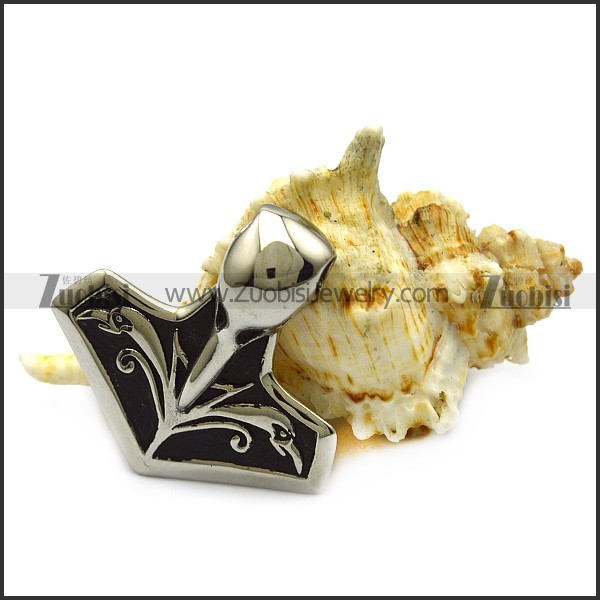 stainless steel axe pendant with raven pattern p007532
