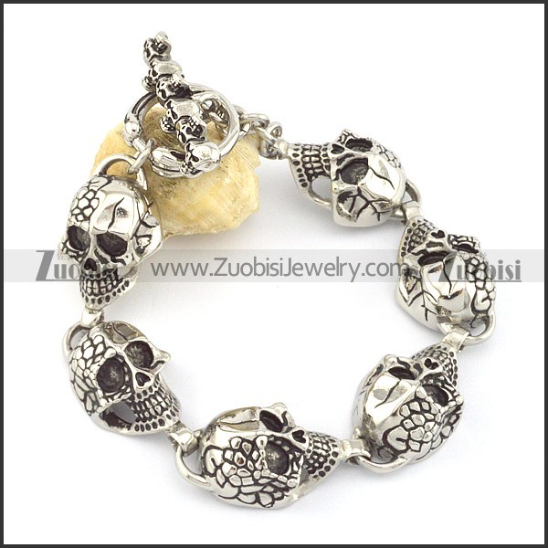 6 rent skull bracelet in 24cm length b002048