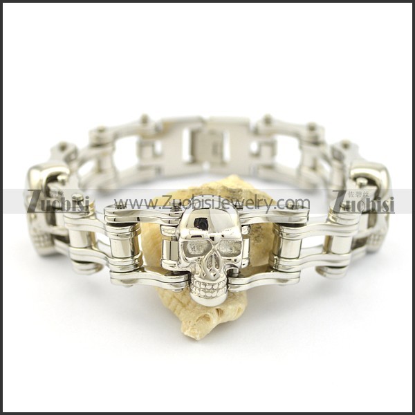 22.5cm long 3 skull heads motorcycle bike chain bracelet b002432