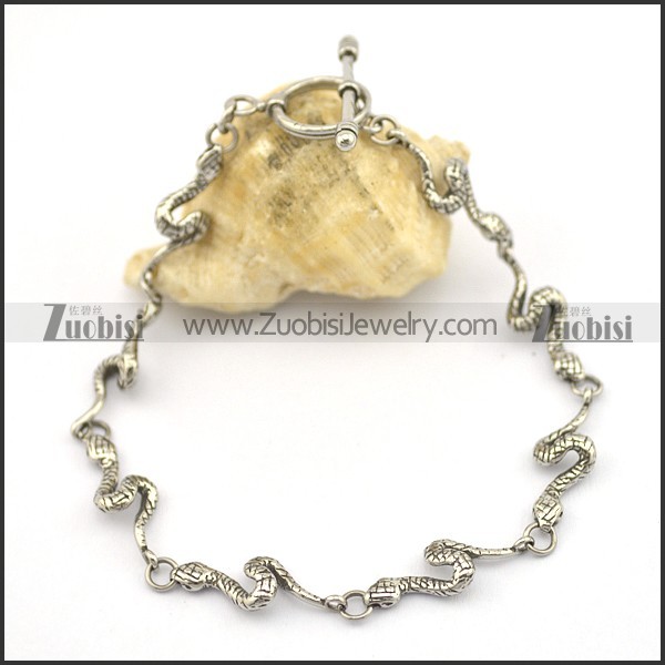 8 snake bracelet with OT buckle b002765