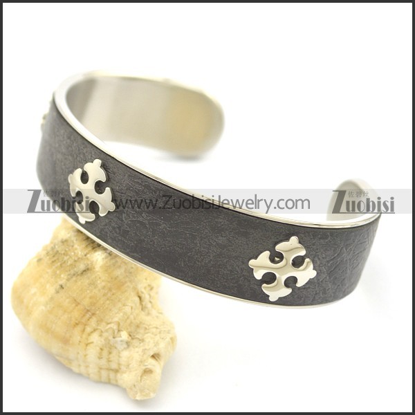 Cross Crosslet Bangle b002998