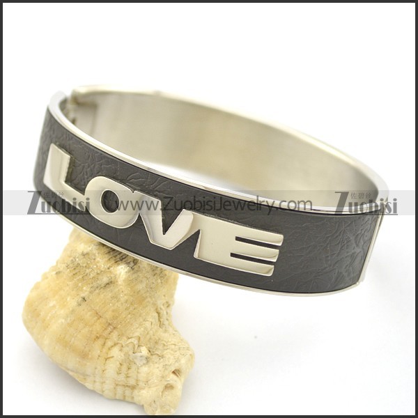 LOVE Leather Bangle b002988