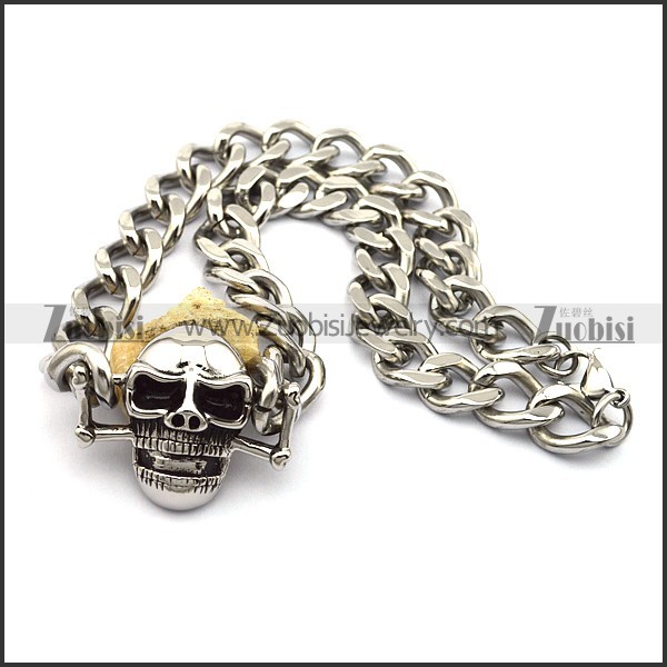 Stainless Steel Curb Chain Necklace with Big Skull Charm n001029