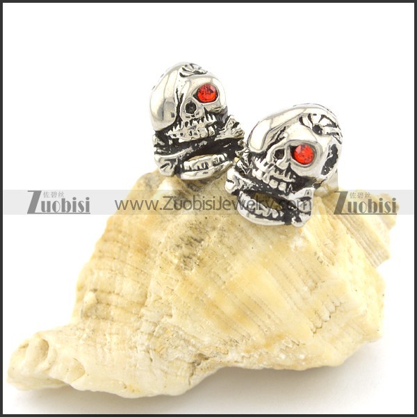 skull stud earrings with 1 red stone eye e000776