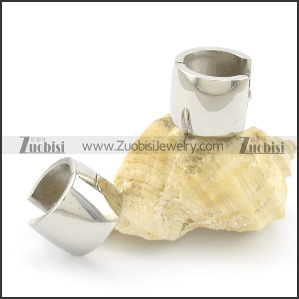 shiny stainless steel earring for girl e000783