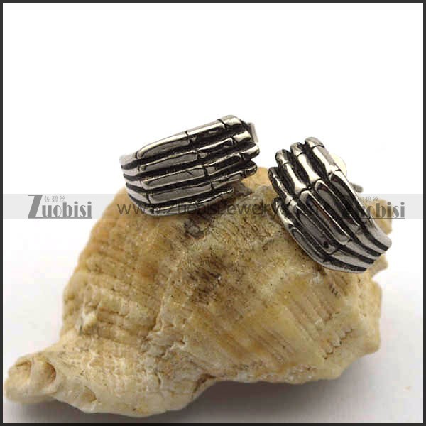 Skull Hands Stud Earrings for Woman Bikers e001054