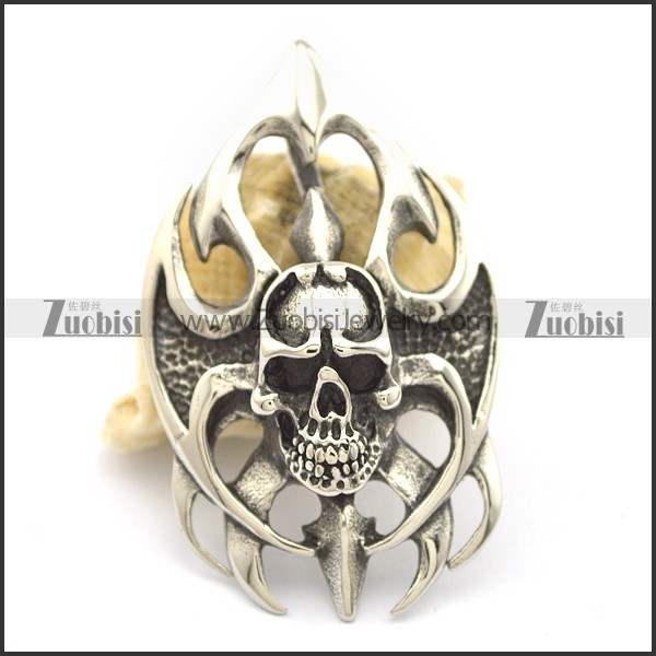 cool skull boomerang pendant p002034