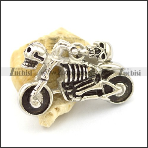 Skull Motorcycle Pendant for Bikers p002376