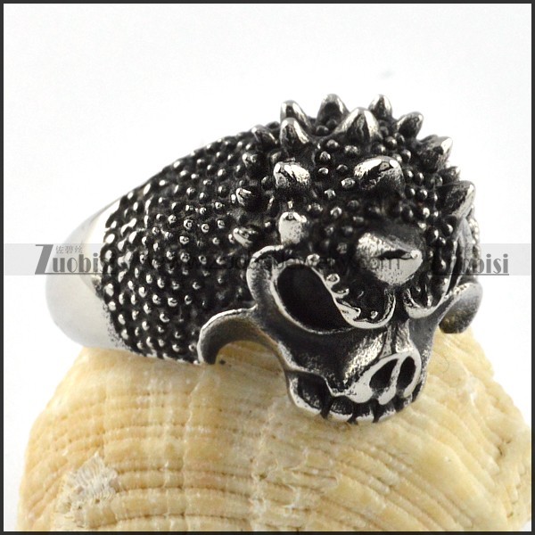 Stainless Steel Fierce Wolf Ring - r000064