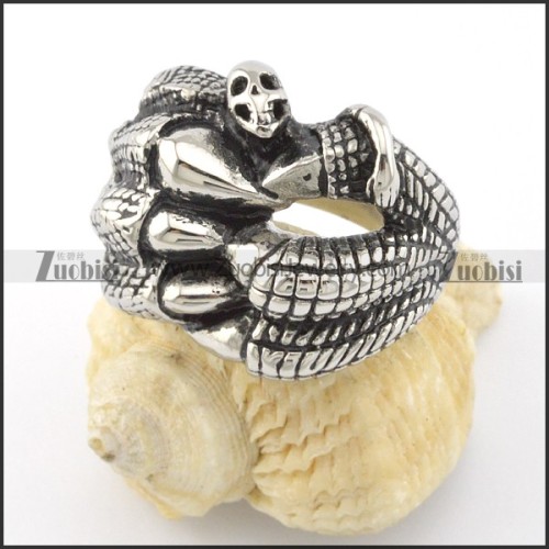 devil's talons ring clawing a small skull r001145