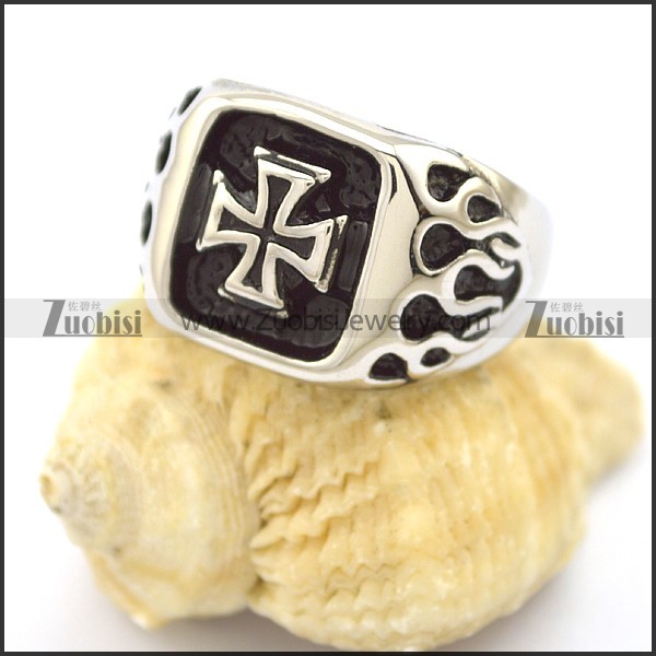 fire ring with cross in the middle r002200