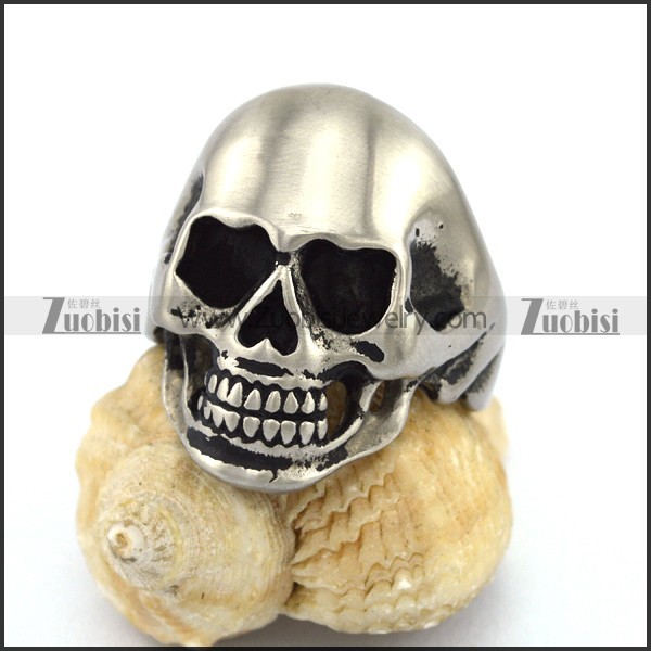 Matte Medium Size Stainless Steel Skull Ring r002947