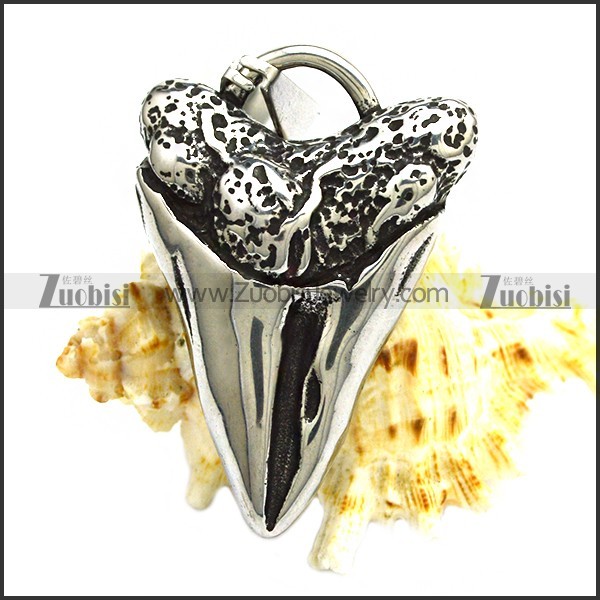 Shark Tooth Amulet in Stainless Steel p010155