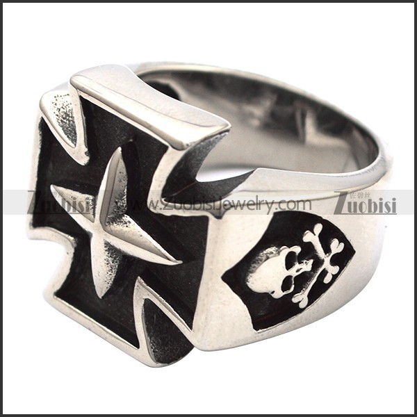 Mens Skull Ring in Stainless Steel for Motorcycle Bikers -r000750