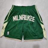 24 密尔沃基雄鹿队 Milwaukee Bucks Embroidered pocket shorts
