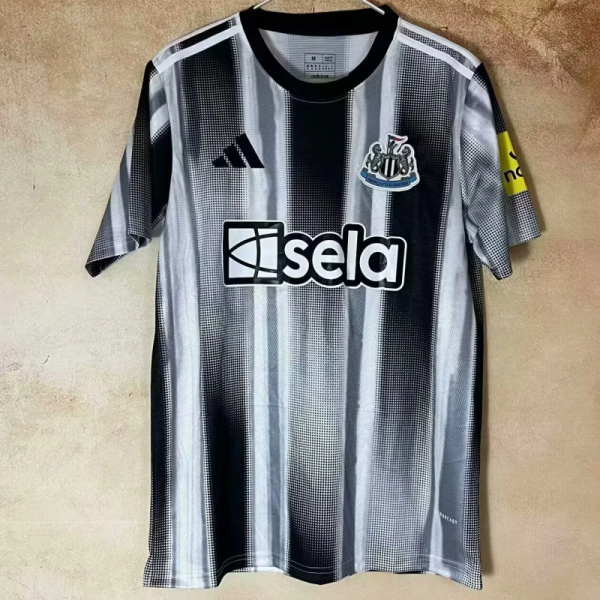 25-26 Newcastle United (Training clothes) Fans Version Thailand Quality