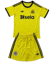 25-26 Newcastle United (Goalkeeper) Set.Jersey & Short High Quality