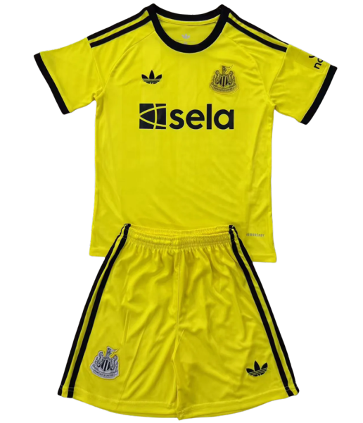 25-26 Newcastle United (Goalkeeper) Set.Jersey & Short High Quality