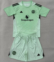 Kids kit 25-26 Manchester United (Goalkeeper) Thailand Quality