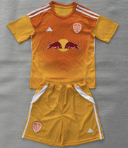 Kids kit 25-26 Leeds United (Goalkeeper) Thailand Quality