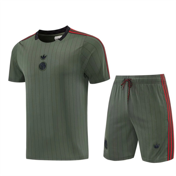 26-27 Bayern München (dark green) Set.Jersey & Short High Quality