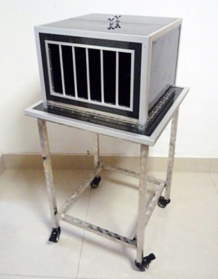 * Automatic Doves to Cockatoo/Dog - Remote Control