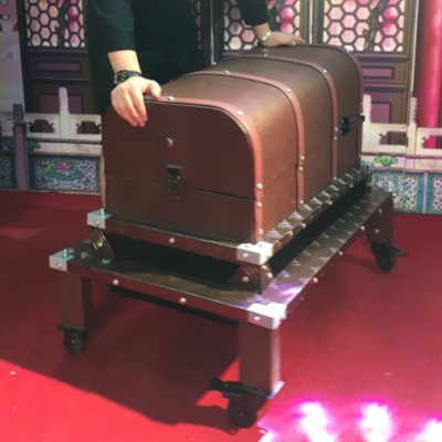 * Diamond Box Illusion