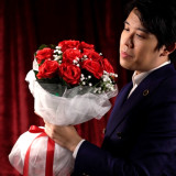 The Bouquet (Red) by Bond Lee & MS Magic