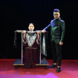 * Deluxe Flying Head Illusion