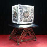 * Four Sections Illusion