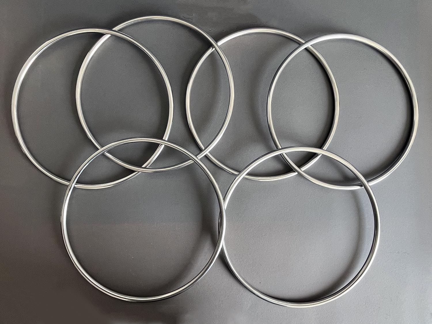 12 Inch Linking Rings 6 Rings Set (Strong Magnetic Lock) by J.C 12 Inch Linking Rings 6 Rings Set (Strong Magnetic Lock) by J.C