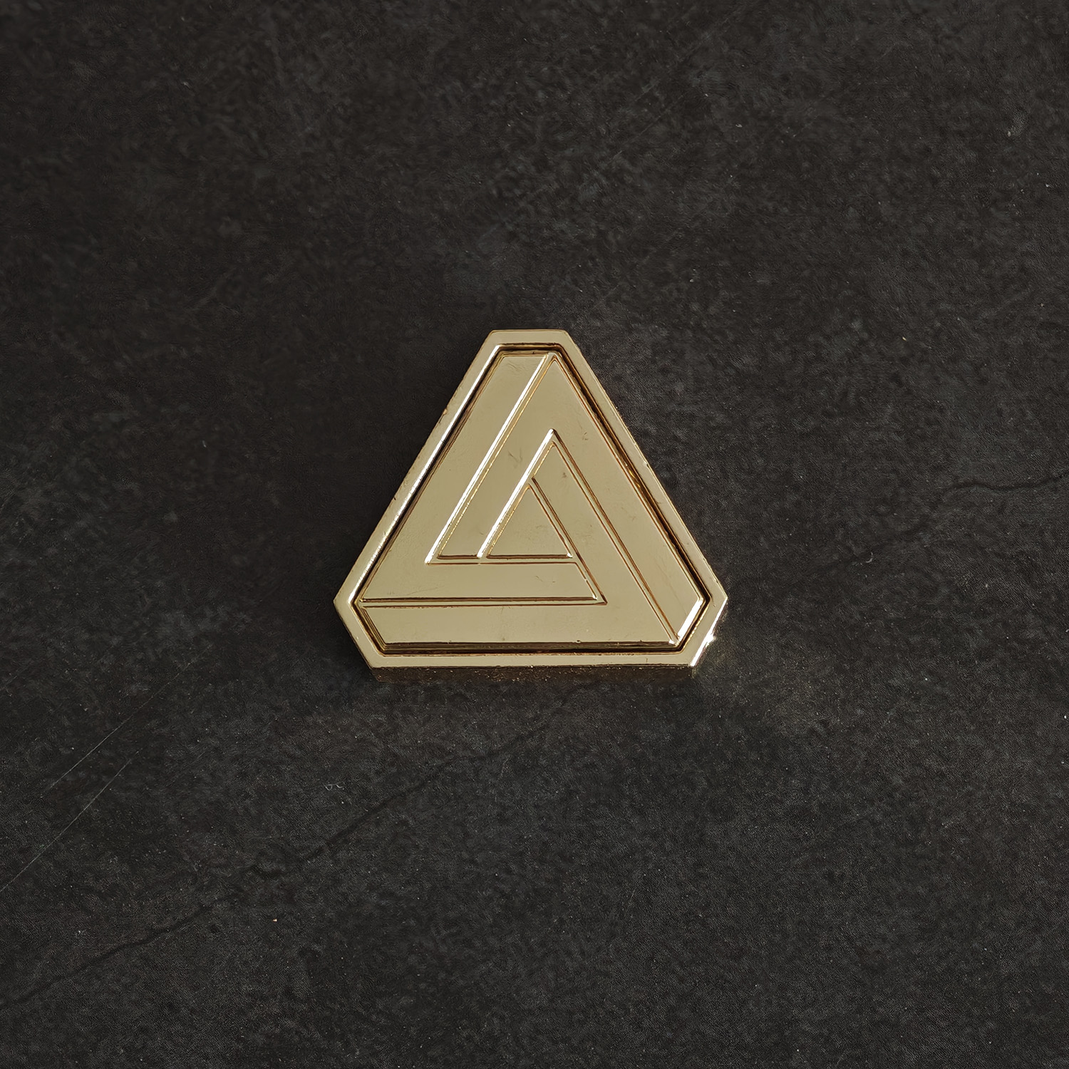 PENROSE PENDANT (Gold) Magic Trick China Magic Shop