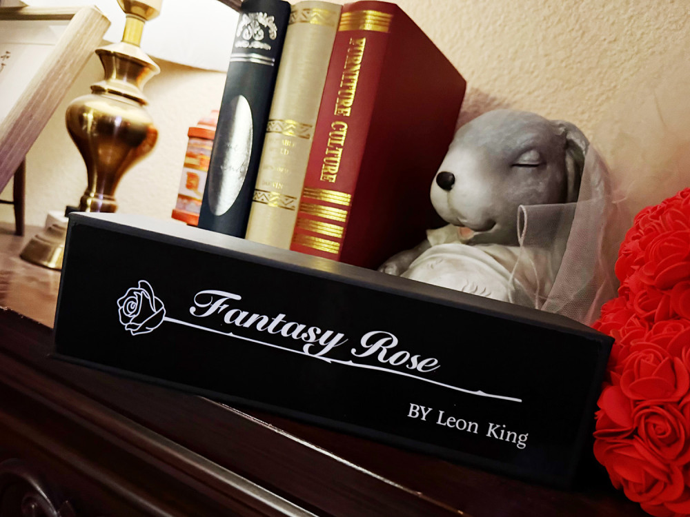 Fantasy Rose by Leon King - Visual Double Color Change for Stage & Close-up Fantasy Rose by Leon King - Visual Double Color Change for Stage & Close-up