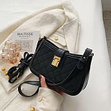 Design Plaid Pattern Color Blocking Hobo Quilted Crossbody Bag