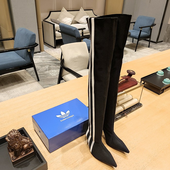 WOMEN'S   110MM OVER-THE-KNEE BOOT IN BLACK