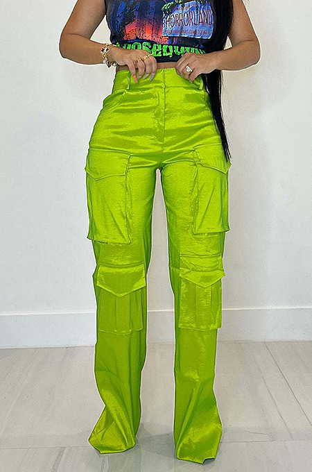 SUPER WHOLESALE | Elastic Fabric Cargo Pants in Green