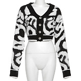 SUPER WHOLESALE | Two Tones Knitted V-Neck Crop Coat in Black & White