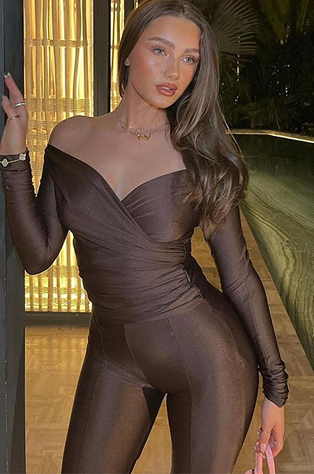 SUPER WHOLESALE |Plunging Neck Top with Thumb Hole Cuff, Leggings Pants Set in Brown