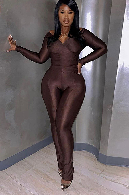 SUPER WHOLESALE |Plunging Neck Top with Thumb Hole Cuff, Leggings Pants Set in Brown