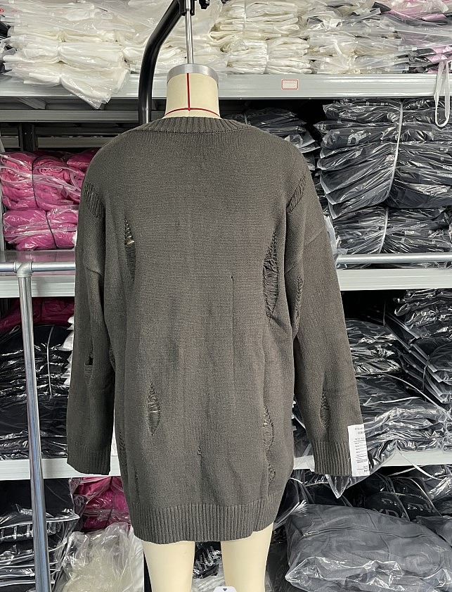 SUPER WHOLESALE | Oversize Distress Sweater in Dark Gray