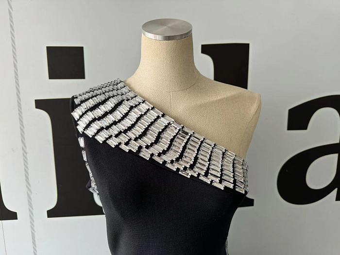 SUPER WHOLESALE | One Shoulder Dress Decorated with Sequins