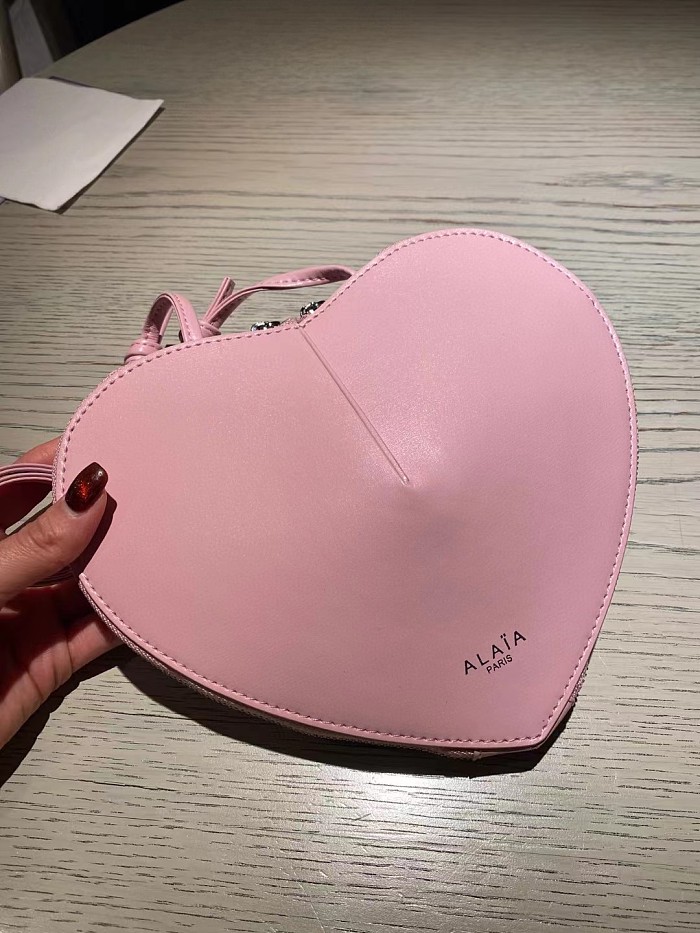 SUPER WHOLESALE| alaia LE CŒUR BAG IN CALFSKIN