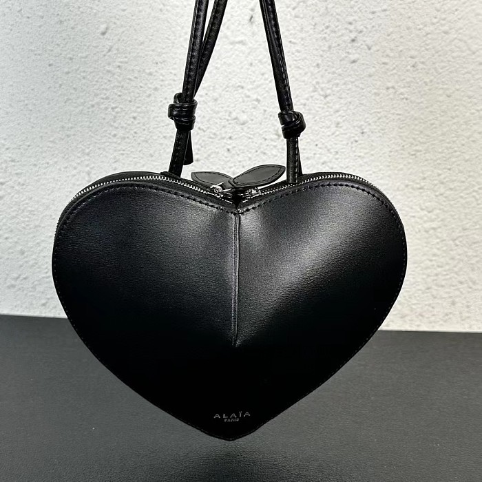 SUPER WHOLESALE| alaia LE CŒUR BAG IN CALFSKIN