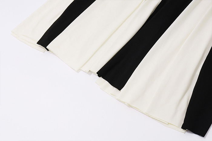 SUPER WHOLESALE |  Contrast-color Pleated Maxi Dress