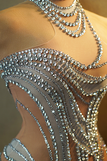 SUPER WHOLESALE |   Halter Neck Mesh Fitted Evening Dress