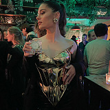 SUPER WHOLESALE | PU Leather Glossy Zip-Up Slim Fit Strapless Sleeveless Top