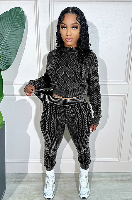 SUPER WHOLESALE | Vintage Washed Cable-Knit Argyle Pullover Sweater Set in Black